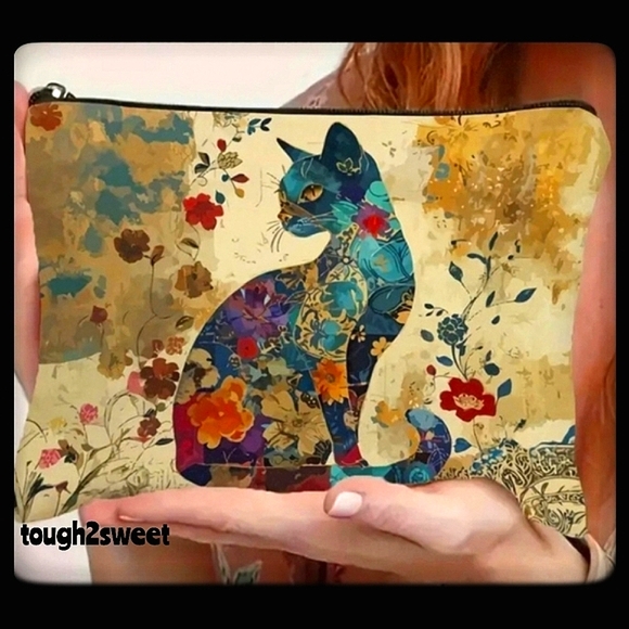 Tough2sweet Handbags - 🆕️ARTISTIC FLORAL CAT COSMETIC BAG